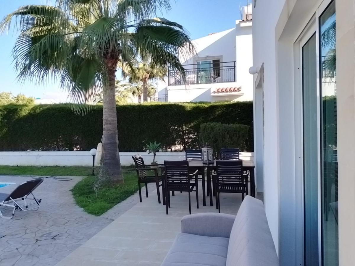 Villa Chrysanthemum Neo Chorio Exterior photo