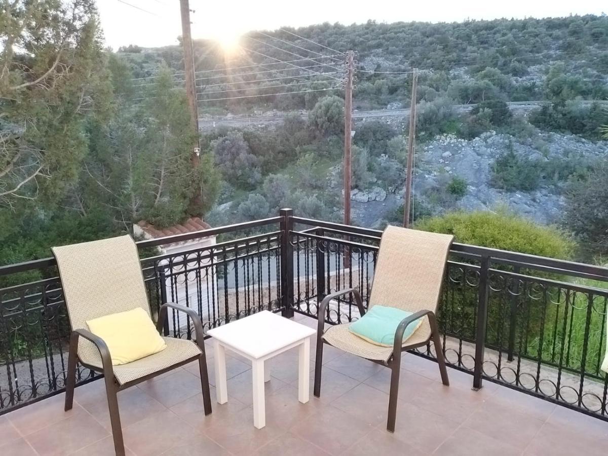 Villa Chrysanthemum Neo Chorio Exterior photo