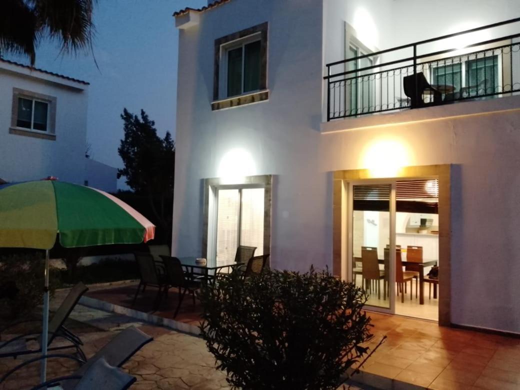 Villa Chrysanthemum Neo Chorio Exterior photo
