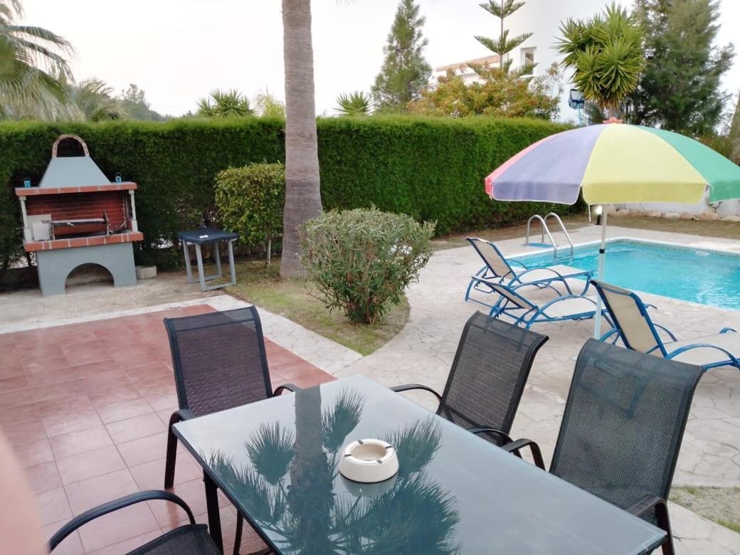 Villa Chrysanthemum Neo Chorio Exterior photo